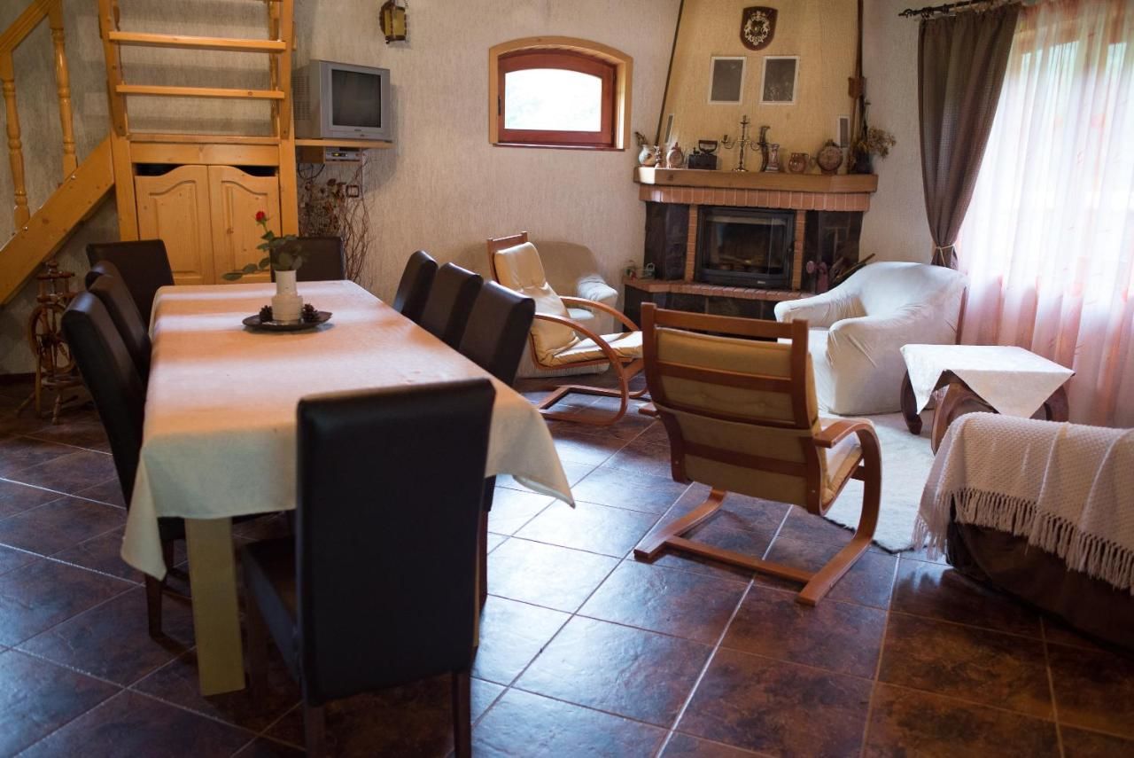 Дома для отпуска Casa de Piatra Strungari-39